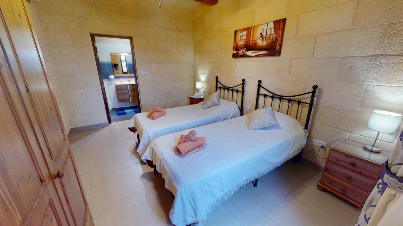 Qala Bed&Breakfast With Swimming Pool - Il-Wenniessa Ngoại thất bức ảnh