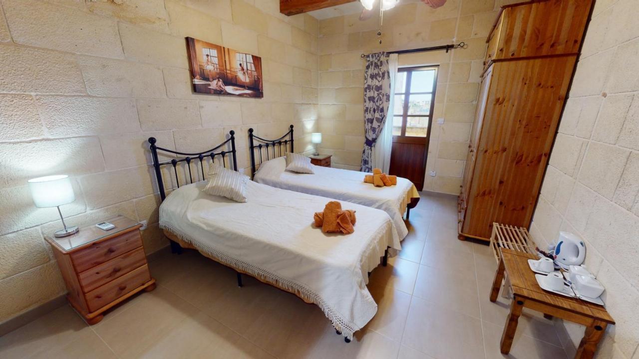 Qala Bed&Breakfast With Swimming Pool - Il-Wenniessa Ngoại thất bức ảnh