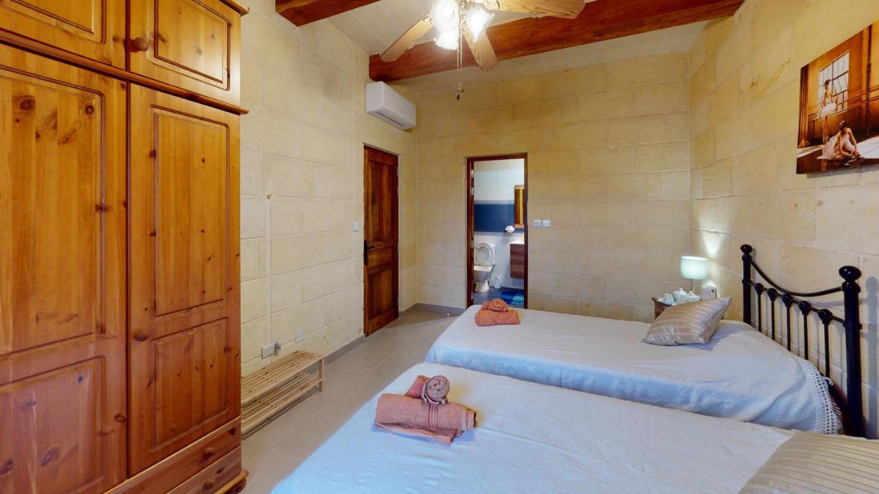 Qala Bed&Breakfast With Swimming Pool - Il-Wenniessa Ngoại thất bức ảnh