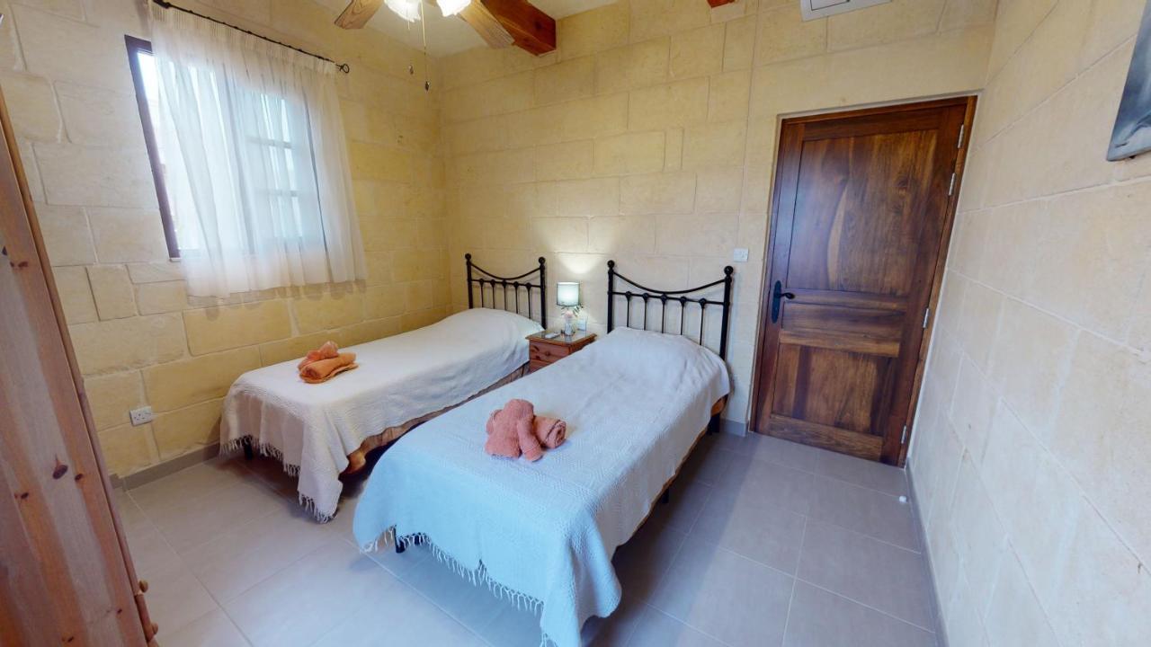 Qala Bed&Breakfast With Swimming Pool - Il-Wenniessa Ngoại thất bức ảnh