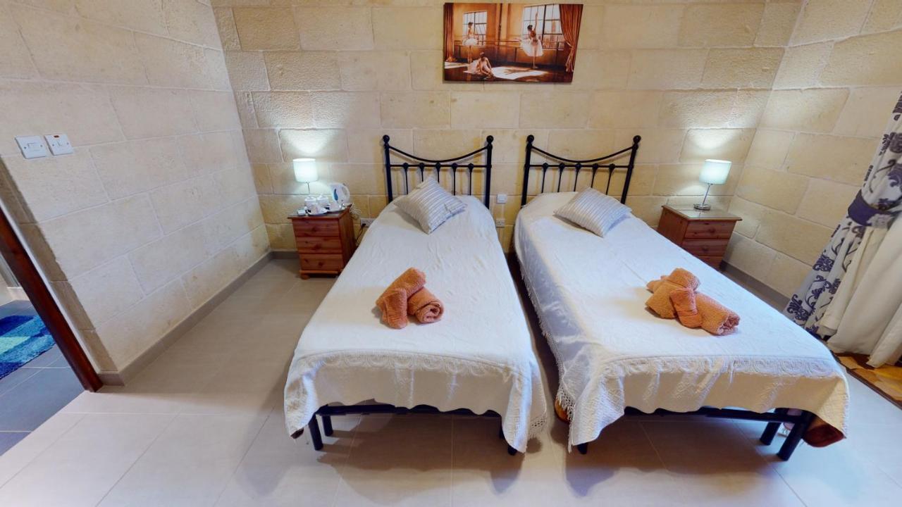 Qala Bed&Breakfast With Swimming Pool - Il-Wenniessa Ngoại thất bức ảnh