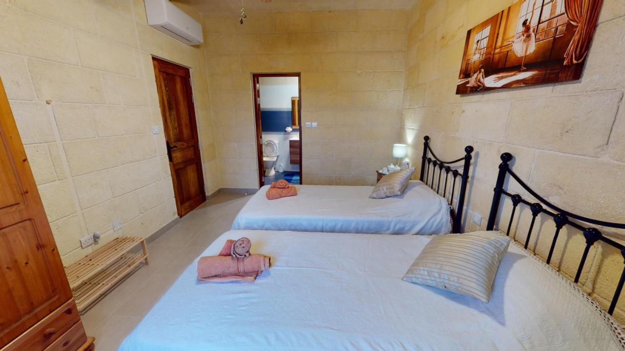 Qala Bed&Breakfast With Swimming Pool - Il-Wenniessa Ngoại thất bức ảnh