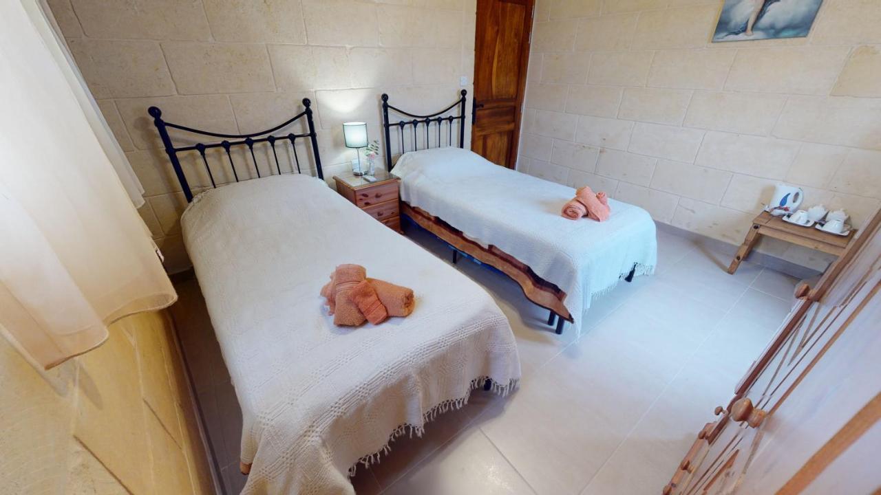 Qala Bed&Breakfast With Swimming Pool - Il-Wenniessa Ngoại thất bức ảnh