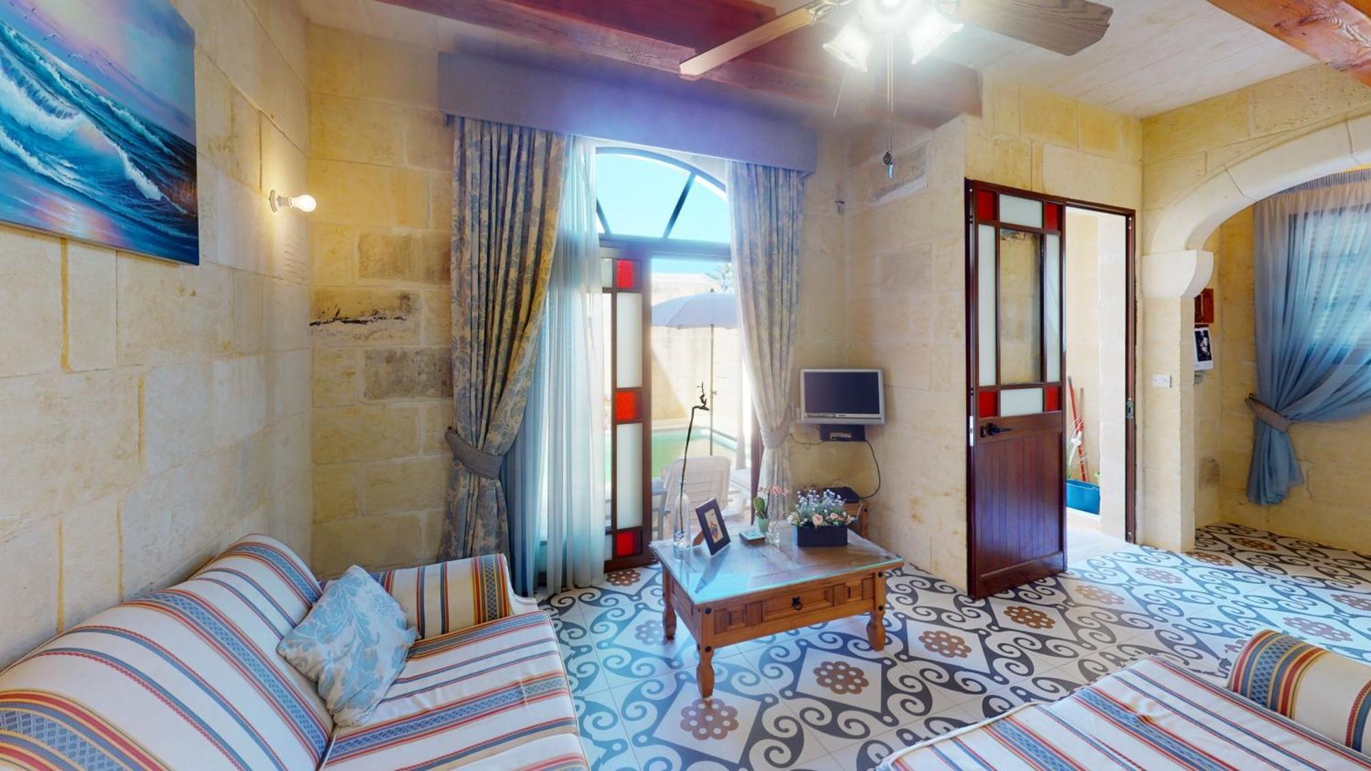 Qala Bed&Breakfast With Swimming Pool - Il-Wenniessa Ngoại thất bức ảnh